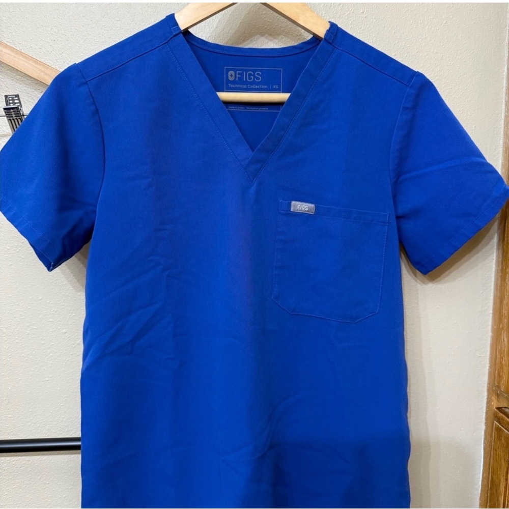 FIGS Winning Blue Catarina Size M - Picture 2 of 4